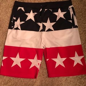 3/$20! Men’s American flag  2x shorts